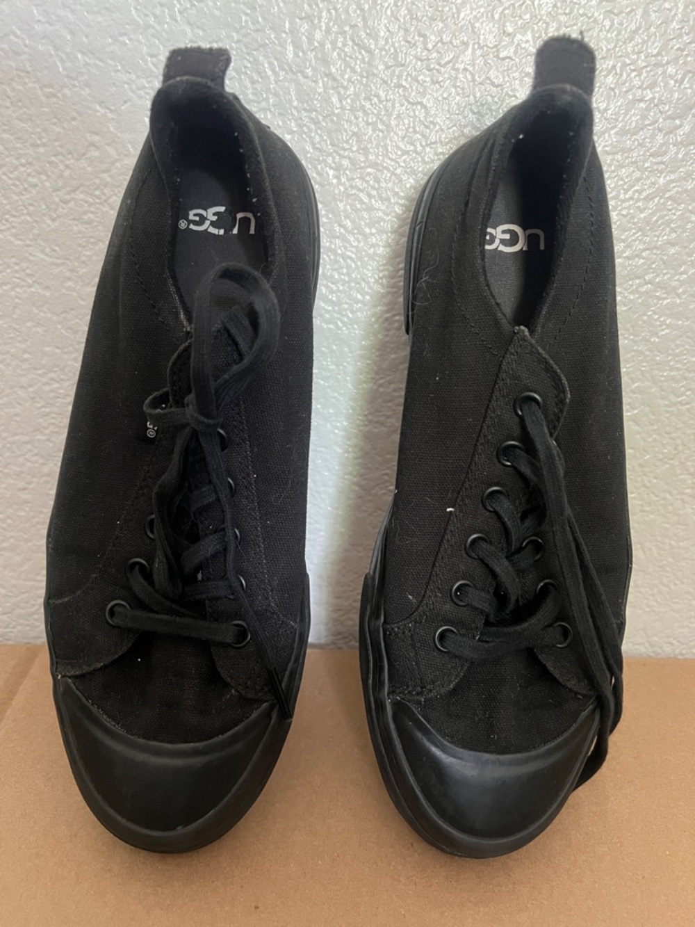 UGG Men's Black Canvas Low-Top Lace-Up Sneakers